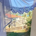 Apozari Xenias Kastoria