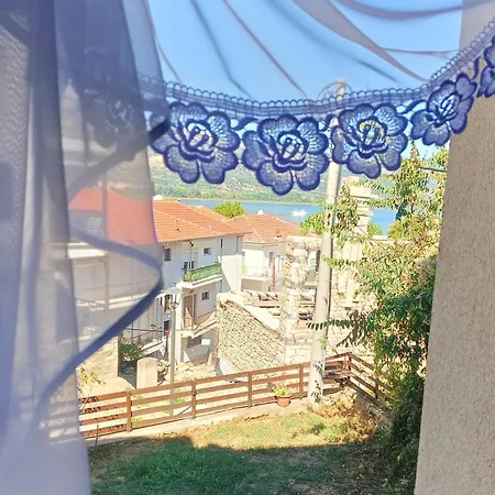 Apozari Xenias Kastoria