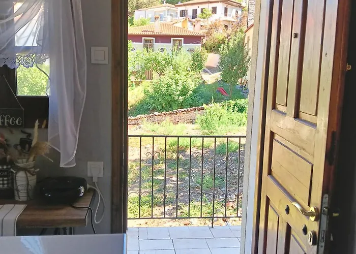 Apozari Xenias Kastoria