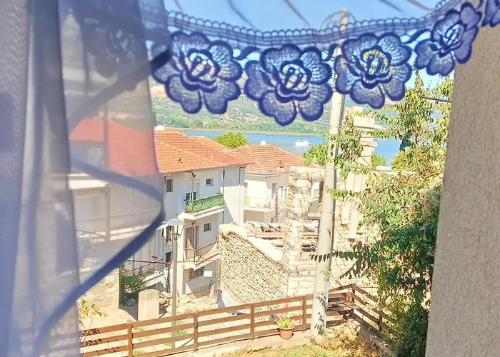 Apozari Xenias Kastoria